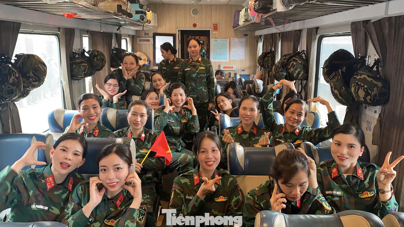 Tổng số cán bộ, chiến sĩ quân đội và lực lượng dân quân thuộc 5 đoàn hành quân gần 3.200 người. Quá trình di chuyển, lực lượng tham gia diễu binh, diễu hành sẽ dừng chân tại một số điểm để giao lưu với nhân dân địa phương, thể hiện tình quân dân gắn kết, đồng thời lan tỏa tinh thần yêu nước đến mọi miền đất nước. Tổng số cán bộ, chiến sĩ quân đội và lực lượng dân quân thuộc 5 đoàn hành quân gần 3.200 người. Quá trình di chuyển, lực lượng tham gia diễu binh, diễu hành sẽ dừng chân tại một số điểm để giao lưu với nhân dân địa phương, thể hiện tình quân dân gắn kết, đồng thời lan tỏa tinh thần yêu nước đến mọi miền đất nước.