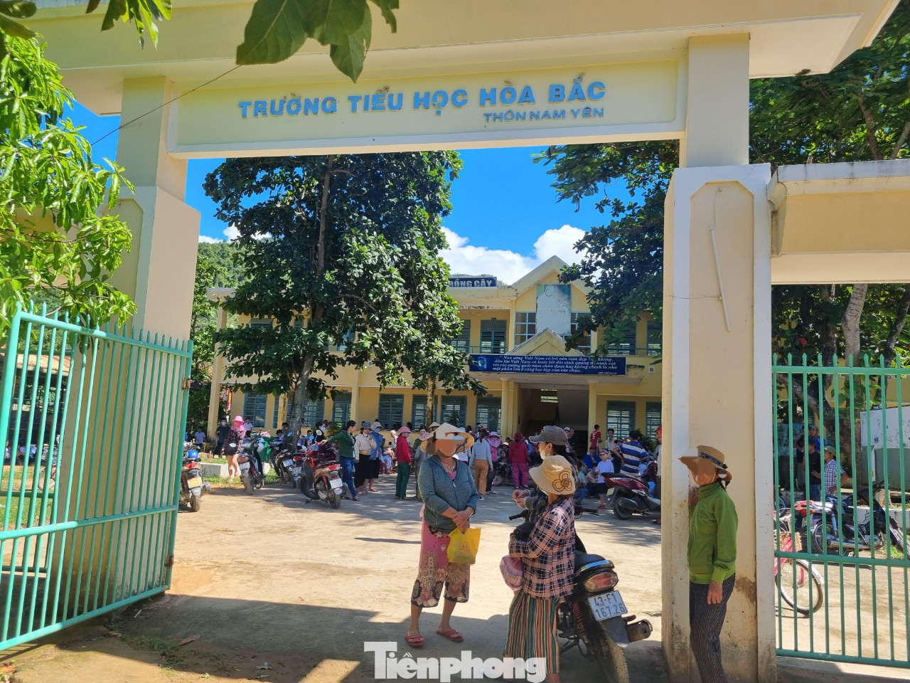 Đây là ngôi trường cũ, hiện đã không sử dụng vì học sinh, giáo viên đã chuyển sang trường Tiểu học Hòa Bắc mới xây dựng tại thôn Phò Nam.