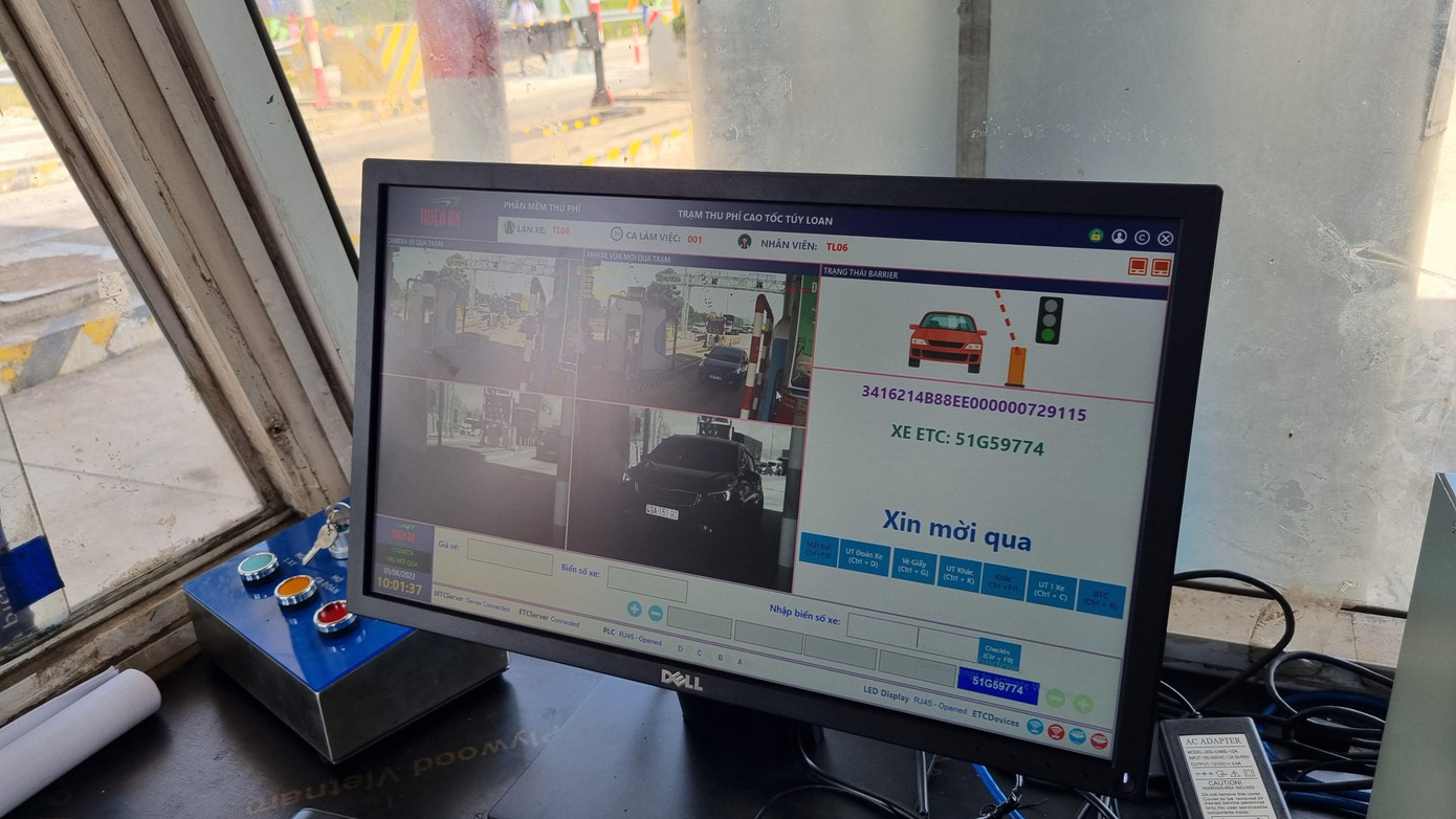 Chủ yếu do một số trục trặc kỹ thuật nhỏ, tài xế nộp tiền nhưng hệ thống chưa cập nhật, thẻ bị che khuất không đọc được…