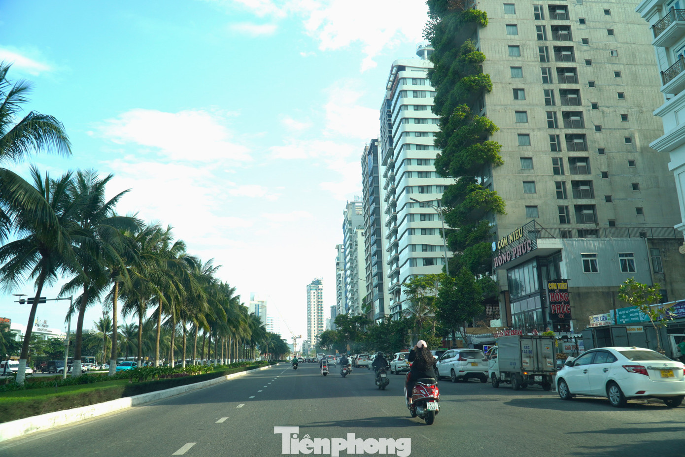 Nhiều fanpage giả danh các khách sạn cao cấp trên địa bàn nhằm mục đích chiếm đoạt tiền đặt cọc của du khách. Ảnh: Thanh Hiền. Nhiều fanpage giả danh các khách sạn cao cấp trên địa bàn nhằm mục đích chiếm đoạt tiền đặt cọc của du khách. Ảnh: Thanh Hiền.