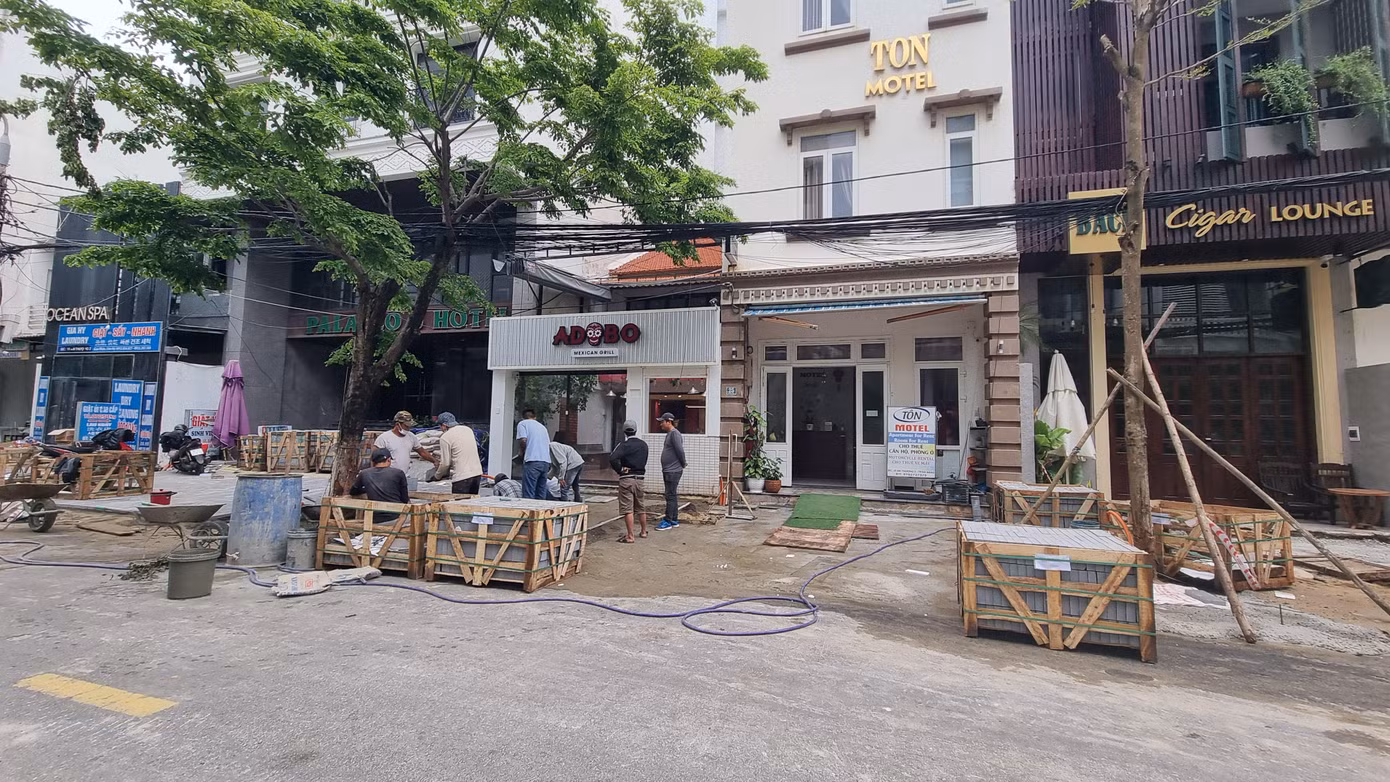 Đây là khu vực tập trung nhiều cơ sở lưu trú, nhà hàng, quán cà phê...mà du khách nước ngoài thường lui tới Đây là khu vực tập trung nhiều cơ sở lưu trú, nhà hàng, quán cà phê...mà du khách nước ngoài thường lui tới