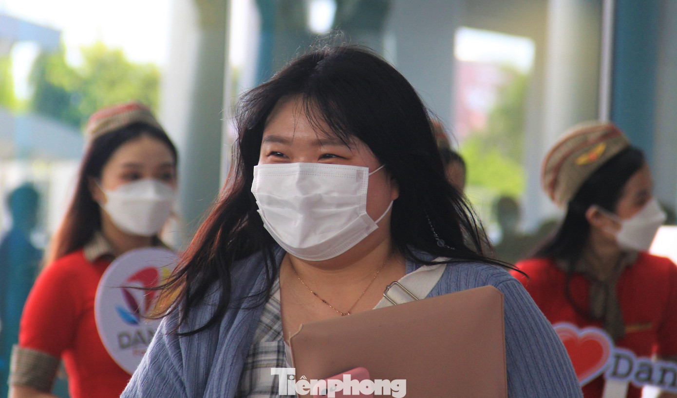 Không giấu được niềm vui, sự xúc động khi được thành phố chào đón trang trọng, nồng nhiệt.