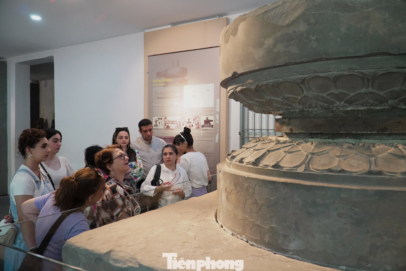 Bảo tàng Điêu khắc Chăm cho hay trong tháng 8 vừa qua, bảo tàng đón khoảng 11.000 lượt du khách đến tham quan. Ảnh: Thanh Hiền.