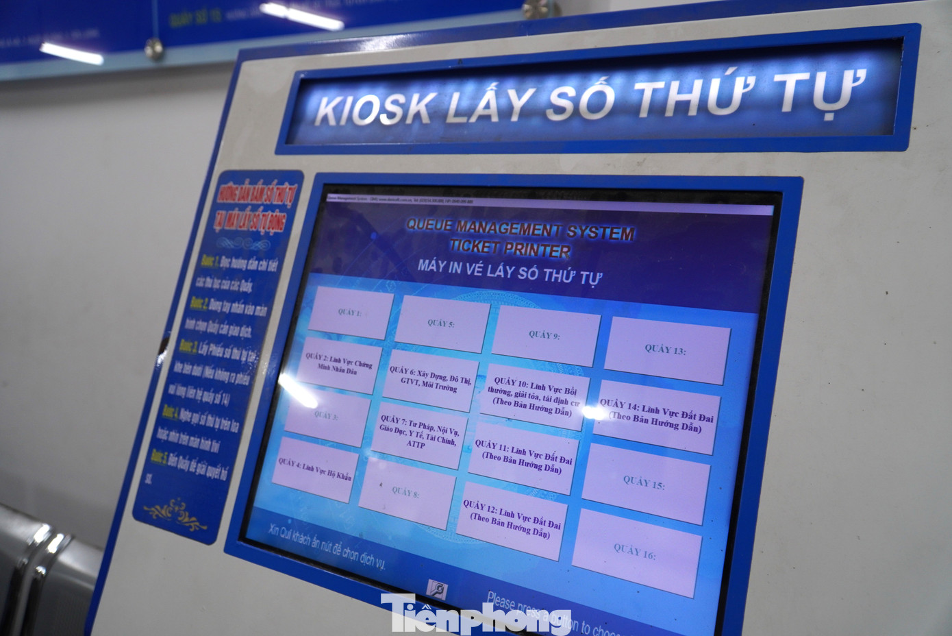 Trước tình trạng này, quận đã đề nghị Giám đốc Chi nhánh Văn phòng Đăng ký đất đai tại huyện Hòa Vang thường xuyên theo dõi nhu cầu nộp hồ sơ của công dân, linh hoạt bố trí tăng cường nhân sự tiếp nhận. Bộ phận tiếp nhận và trả kết quả huyện phải có phương án điều tiết trong trường hợp tổ chức, cá nhân đến giao dịch nhiều hơn mức bình thường dẫn đến quá tải.