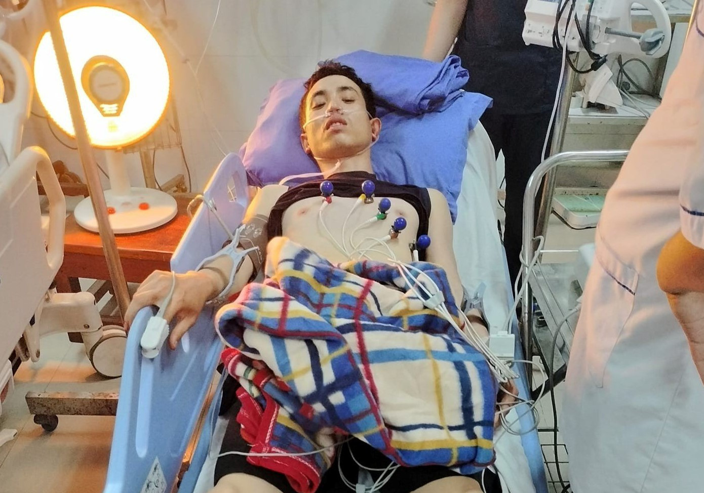 Anh Vũ được chuyển vào Bệnh viện đa khoa Bắc Quảng Bình tối 16/8.