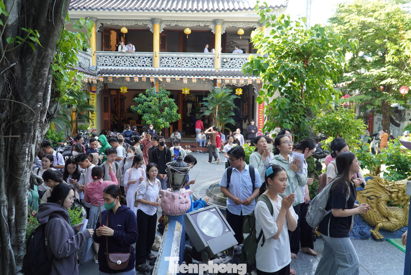 Ngày mai (26/6), các thí sinh bước vào môn thi đầu tiên: Ngữ Văn với thời gian làm bài 120 phút, bắt đầu lúc 7h30. Chiều cùng ngày thi môn Toán.