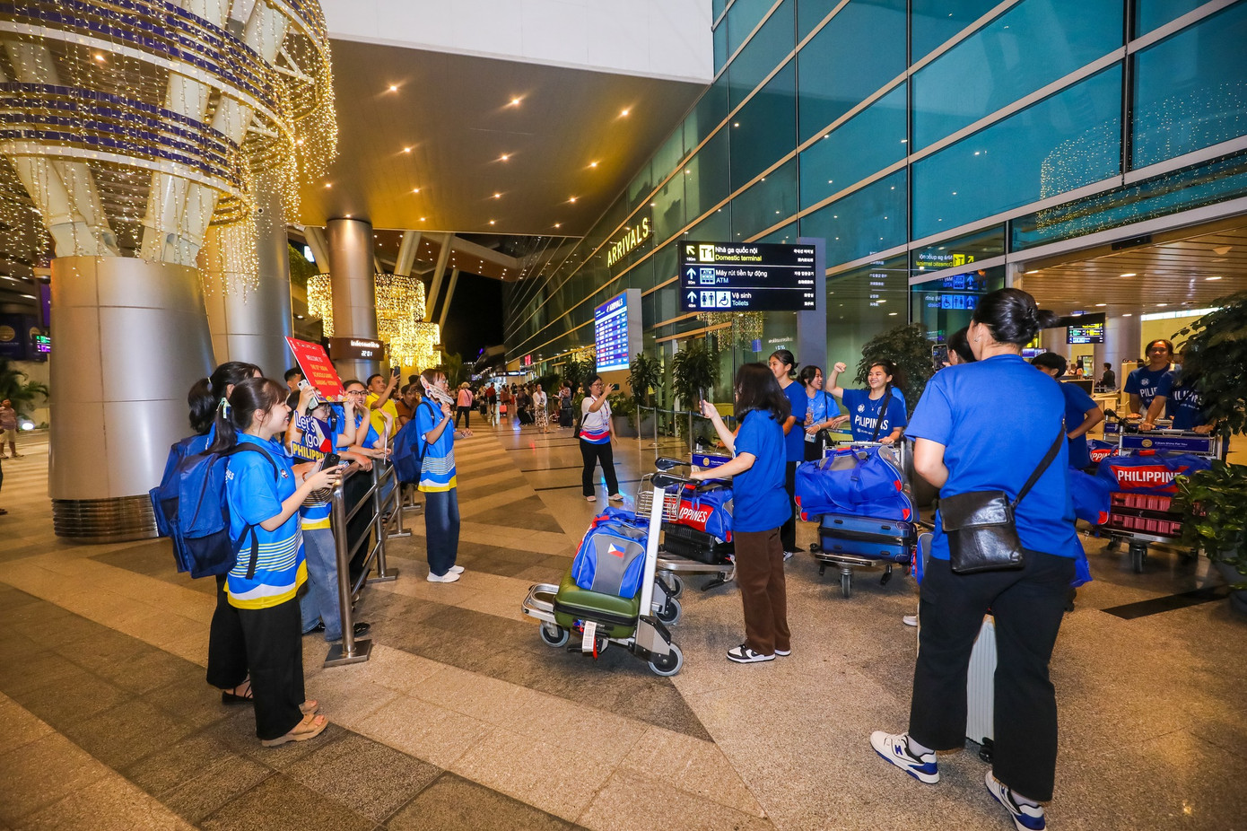 Theo Ban tổ chức ASG13, với tư cách là các “sứ giả” của nước chủ nhà đăng cai Đại hội, TNV là những người đầu tiên đón khách tại sân bay và cũng là những người cuối cùng tiễn khách trở về nước. Ấn tượng, tình cảm của TNV sẽ tạo nên những hình ảnh đẹp về đất nước và con người Việt Nam trong mắt bạn bè quốc tế.