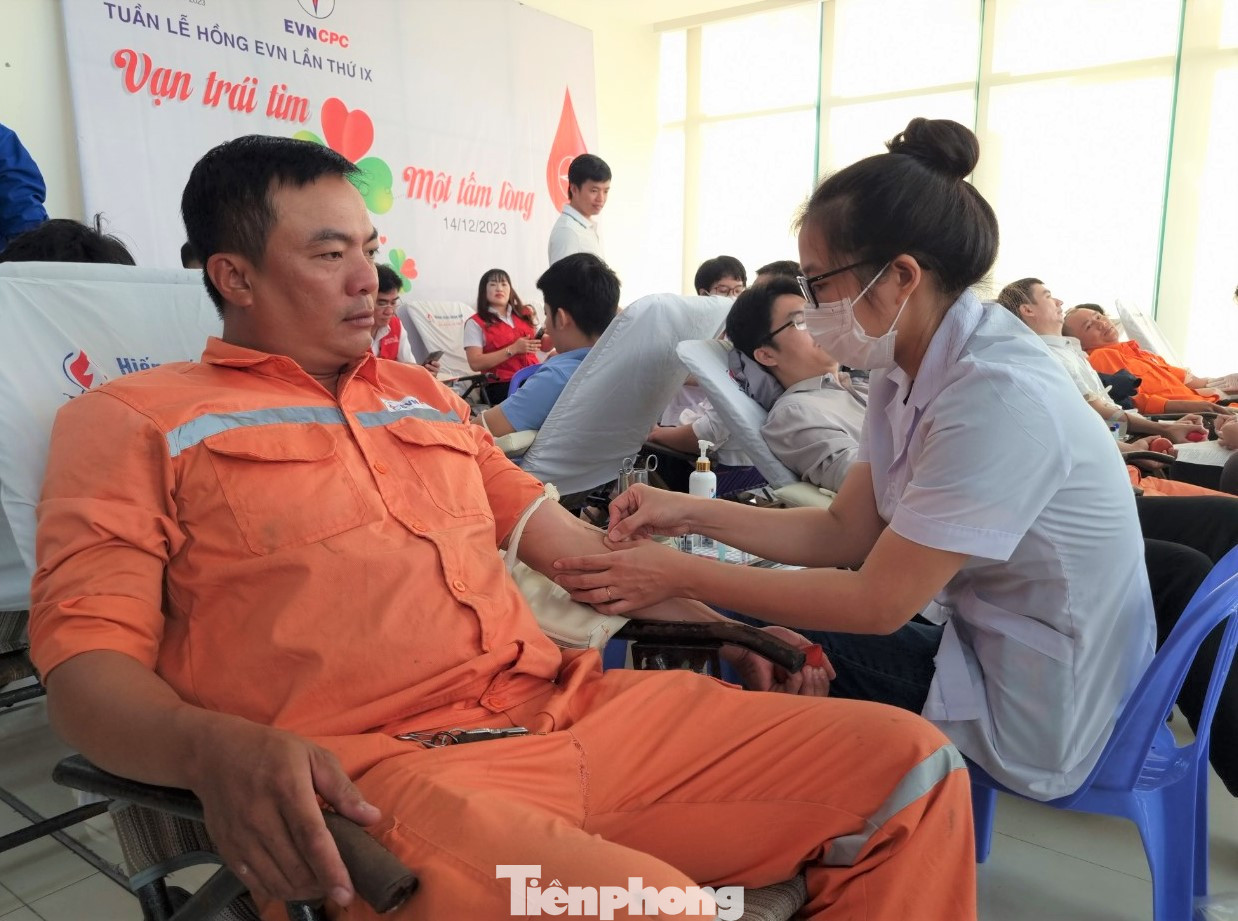 Chương trình Tuần lễ hồng EVN do Tập đoàn Điện lực Việt Nam khởi xướng trên quy mô toàn quốc từ năm 2015 và trở thành hoạt động thường niên. Qua 8 lần EVNCPC tổ chức Tuần lễ hồng EVN, tổng số lượng máu được hiến tặng là hơn 13.000 đơn vị.