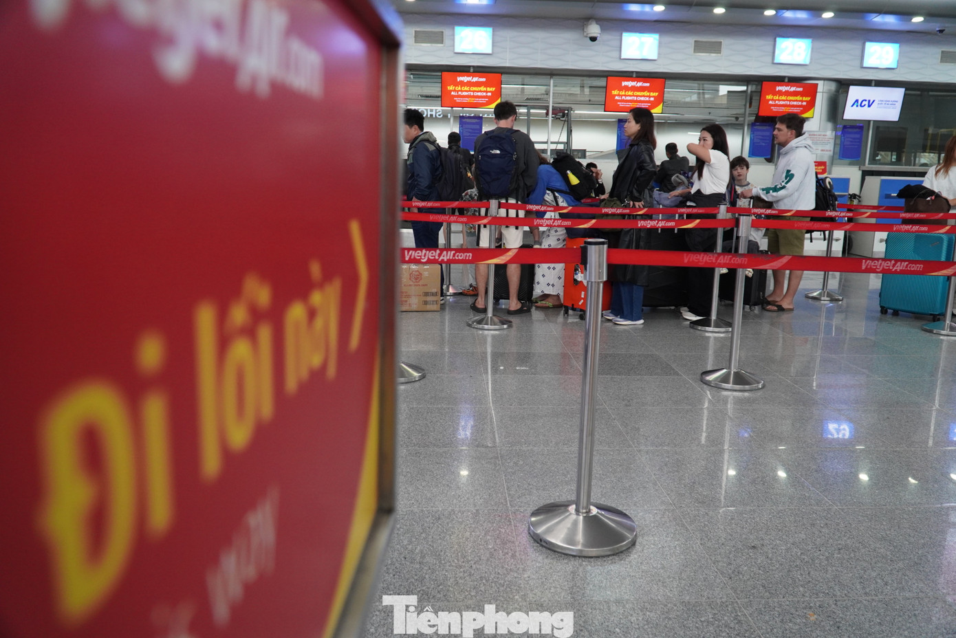 Để phục vụ tốt hành khách, sân bay Đà Nẵng thực hiện nhiều biện pháp về bảo đảm trật tự, an toàn giao thông dịp cuối năm, Tết Nguyên đán và mùa Lễ hội xuân Ất Tỵ Để phục vụ tốt hành khách, sân bay Đà Nẵng thực hiện nhiều biện pháp về bảo đảm trật tự, an toàn giao thông dịp cuối năm, Tết Nguyên đán và mùa Lễ hội xuân Ất Tỵ