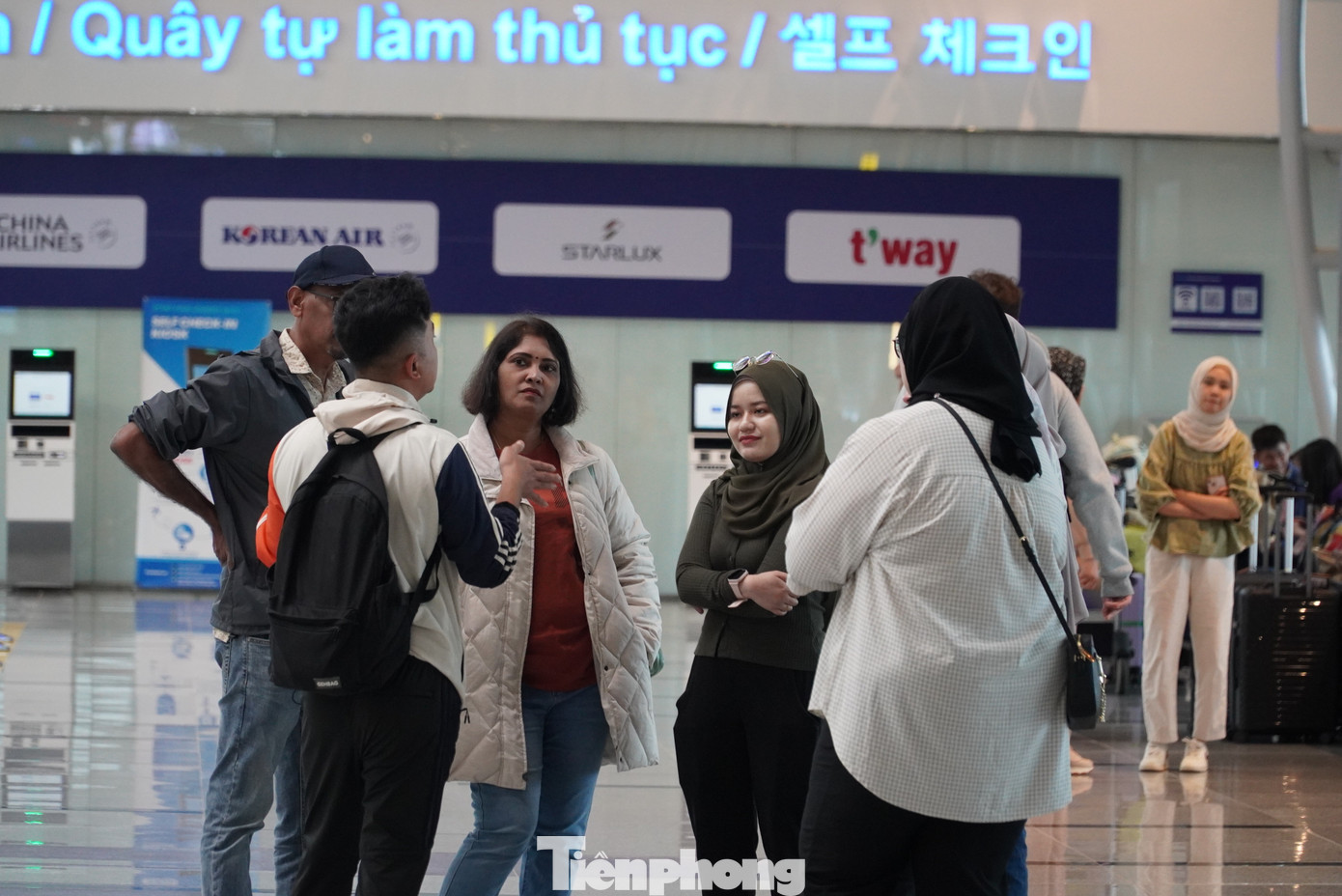 Để phục vụ tốt hành khách, sân bay Đà Nẵng thực hiện nhiều biện pháp về bảo đảm trật tự, an toàn giao thông dịp cuối năm, Tết Nguyên đán và mùa Lễ hội xuân Ất Tỵ Để phục vụ tốt hành khách, sân bay Đà Nẵng thực hiện nhiều biện pháp về bảo đảm trật tự, an toàn giao thông dịp cuối năm, Tết Nguyên đán và mùa Lễ hội xuân Ất Tỵ