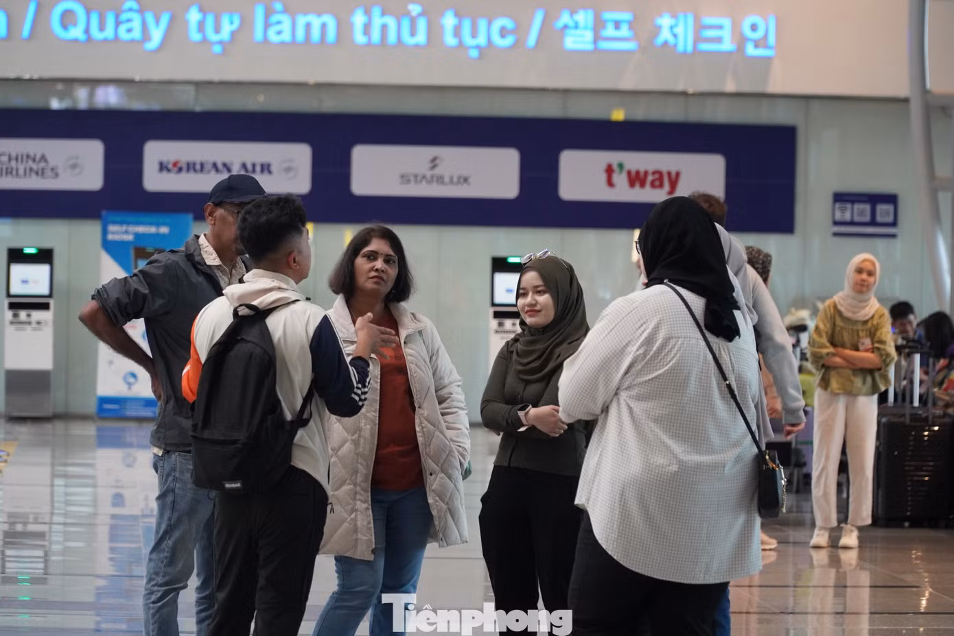 Để phục vụ tốt hành khách, sân bay Đà Nẵng thực hiện nhiều biện pháp về bảo đảm trật tự, an toàn giao thông dịp cuối năm, Tết Nguyên đán và mùa Lễ hội xuân Ất Tỵ Để phục vụ tốt hành khách, sân bay Đà Nẵng thực hiện nhiều biện pháp về bảo đảm trật tự, an toàn giao thông dịp cuối năm, Tết Nguyên đán và mùa Lễ hội xuân Ất Tỵ