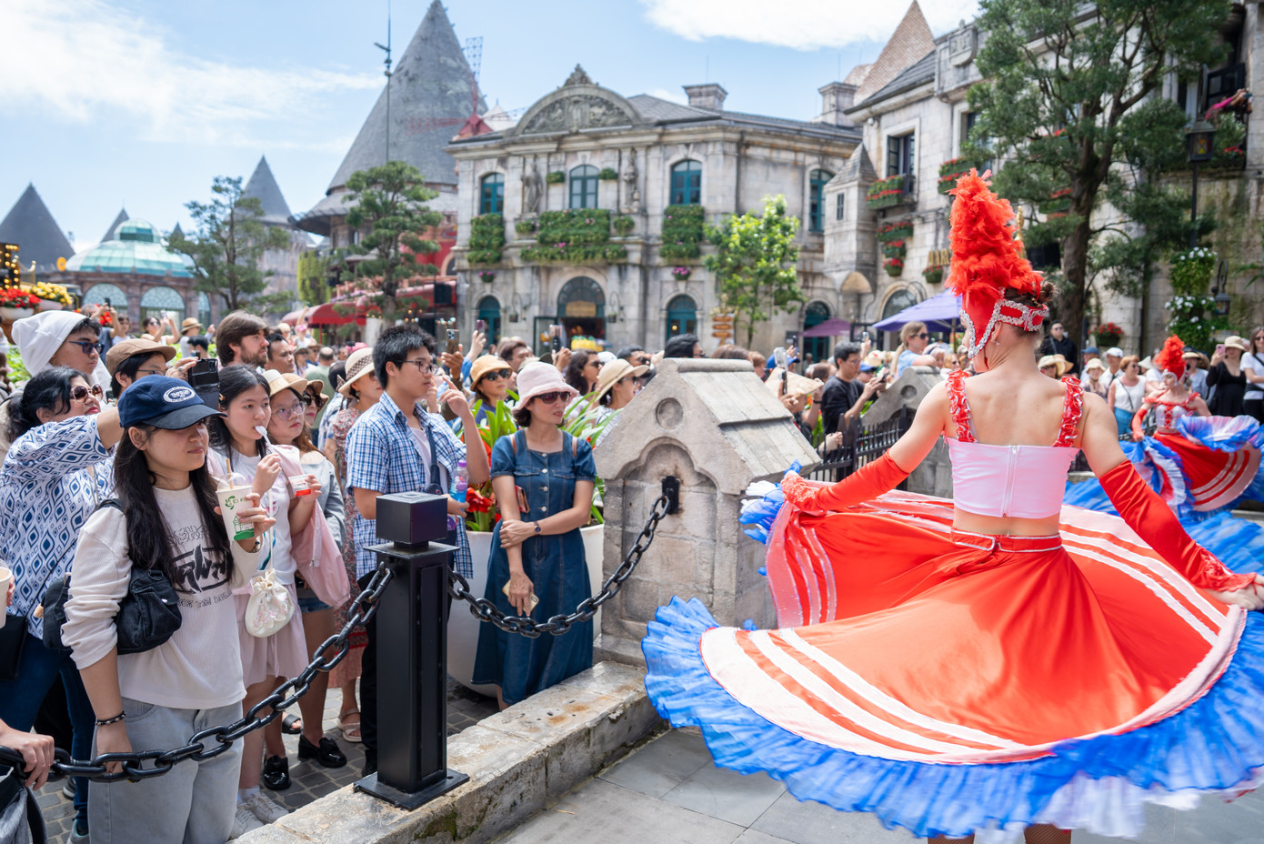 Các khu điểm du lịch có nhiều sản phẩm, ưu đãi phục vụ du khách dịp lễ. Các khu điểm du lịch có nhiều sản phẩm, ưu đãi phục vụ du khách dịp lễ.