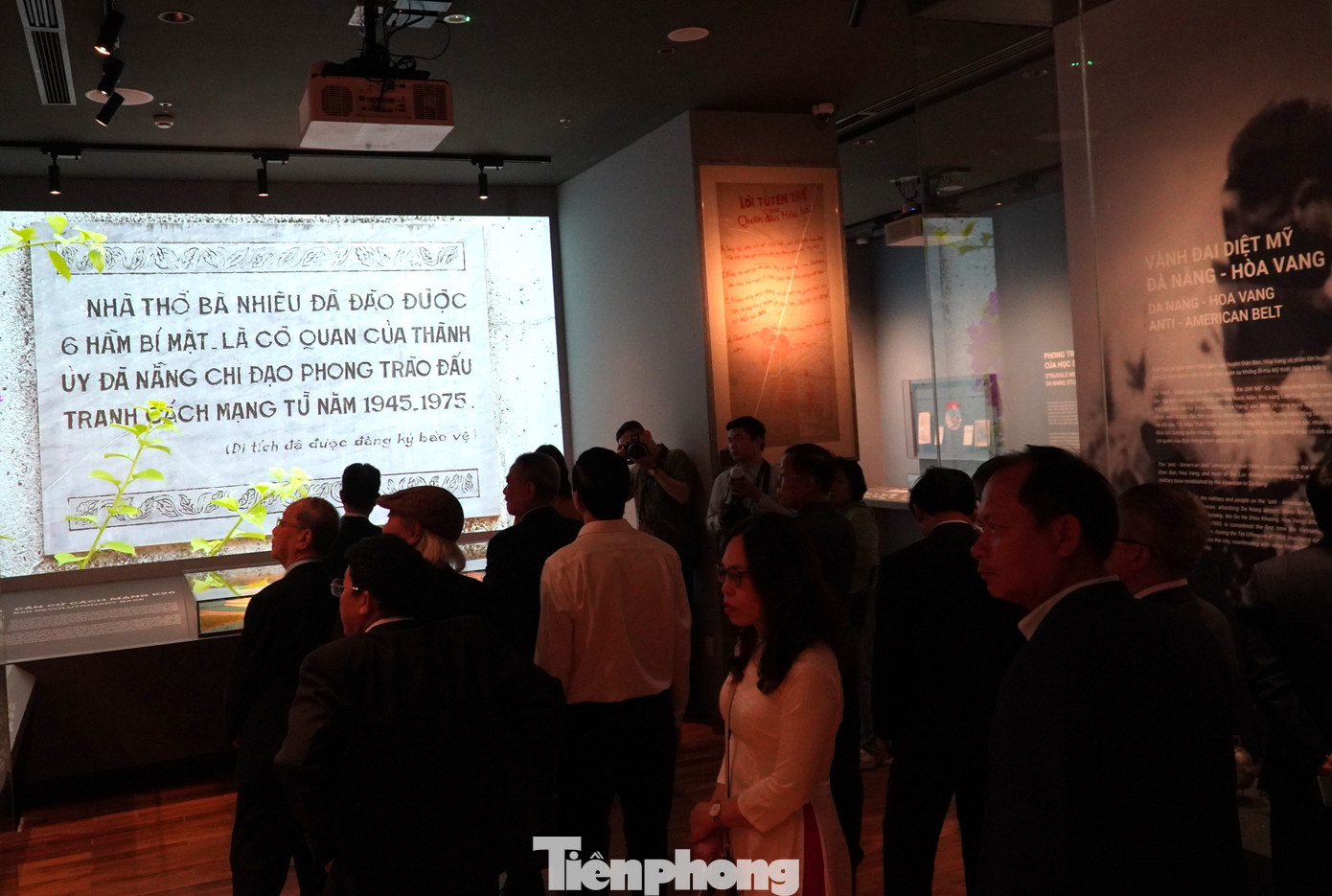 “Với những thay đổi trên, Bảo tàng Đà Nẵng trở thành chiếc cầu nối về những sự kiện, cột mốc, các giá trị văn hóa, lịch sử của thành phố với hiện tại, nuôi dưỡng niềm tự hào, tình yêu quê hương đất nước, góp phần tổng hợp sức mạnh nội sinh của mỗi người dân thành phố trước ngưỡng cửa của kỷ nguyên mới, kỷ nguyên phát triển”, Chủ tịch UBND TP Đà Nẵng nhấn mạnh.