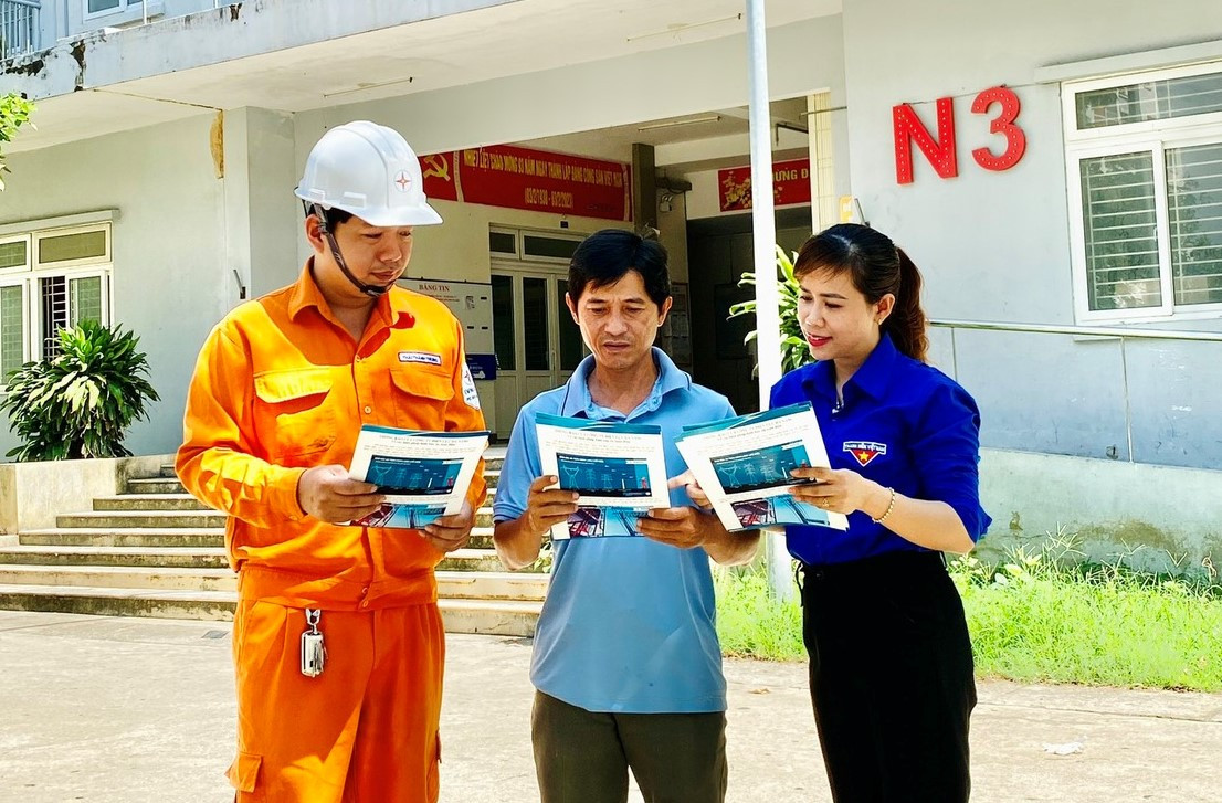 CPCCC khuyến cáo khách hàng khi nhận cuộc gọi yêu cầu chuyển tiền phải liên hệ tới đơn vị để xác thực. CPCCC khuyến cáo khách hàng khi nhận cuộc gọi yêu cầu chuyển tiền phải liên hệ tới đơn vị để xác thực.