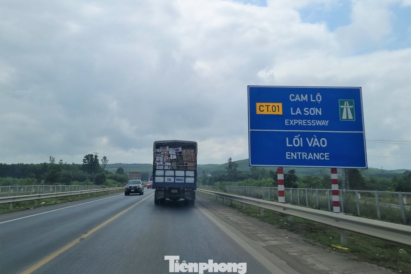 Tuyến đường này là lựa chọn của nhiều người dân bởi chạy qua 3 tỉnh, thành, không mất phí và kết nối với cao tốc Đà Nẵng - Quảng Ngãi. (Ảnh: Thanh Trần).