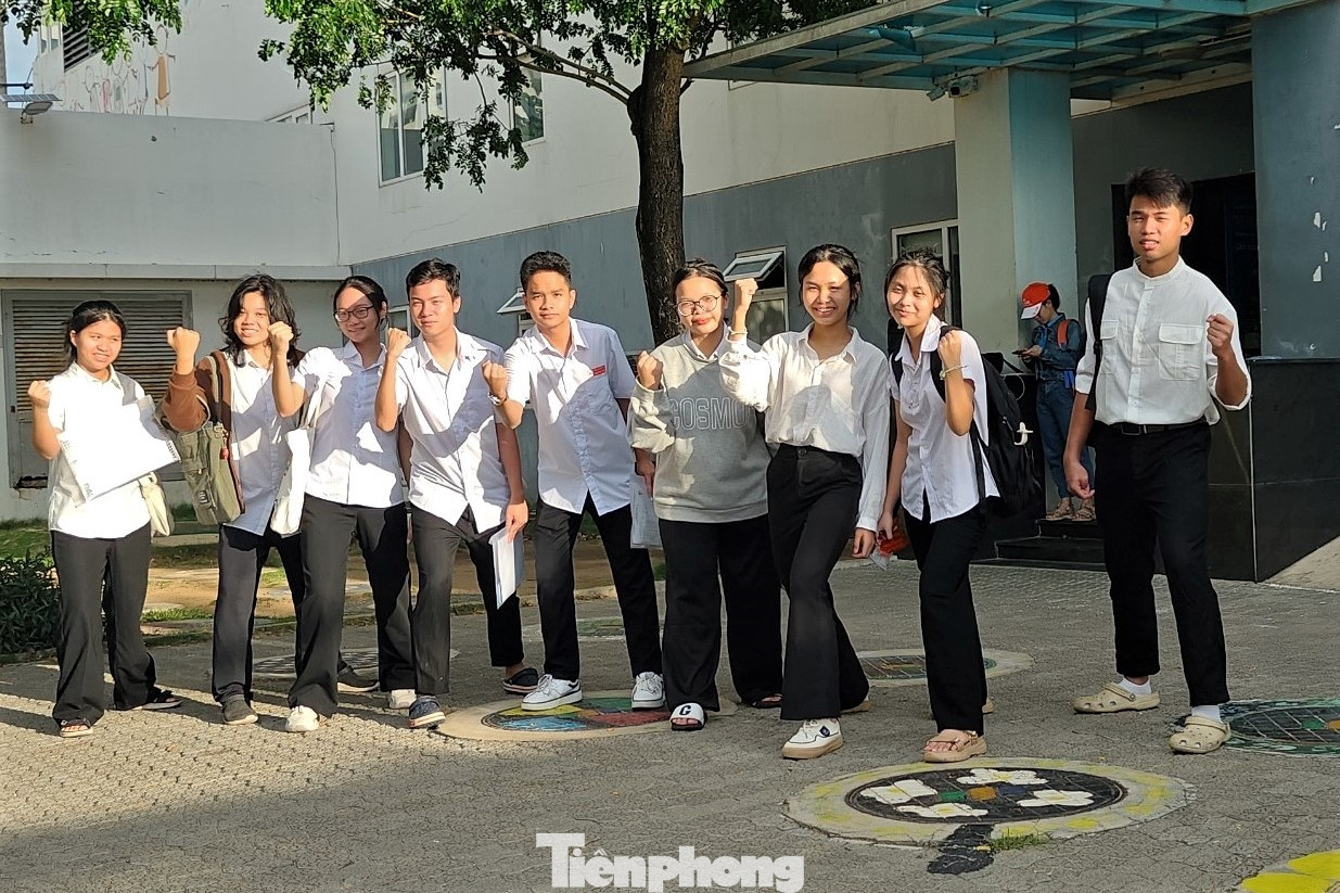 9 học sinh Trường Hy Vọng trong ngày thi Tốt nghiệp THPT.