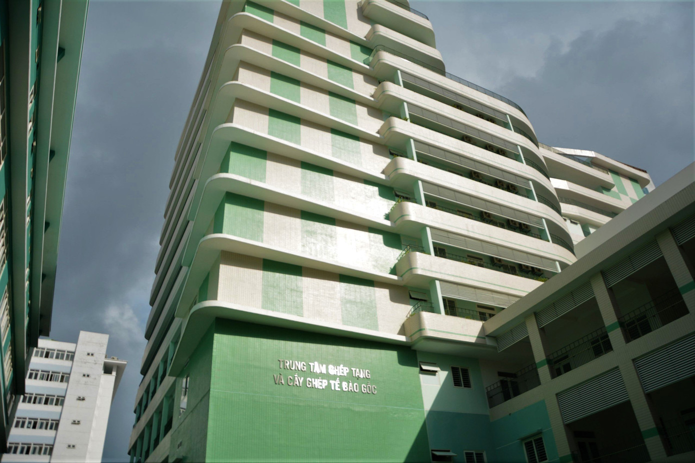 Trung tâm ghép tạng và cấy ghép tế bào gốc 11 tầng, quy mô hơn 400 giường bệnh. Trung tâm ghép tạng và cấy ghép tế bào gốc 11 tầng, quy mô hơn 400 giường bệnh.