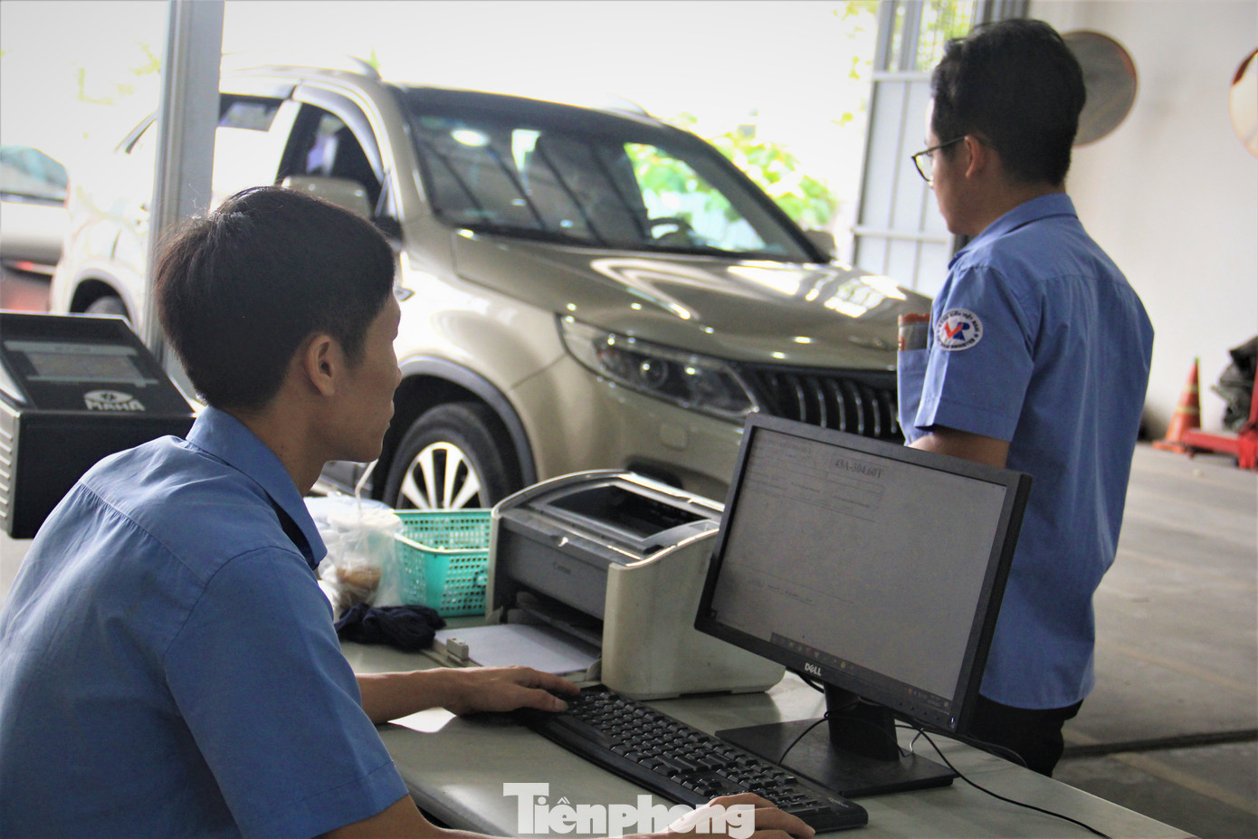 Hiện, trung tâm đang tuyển thêm nhân sự để có thể thực hiện kiểm định cả hai dây chuyền, giải quyết tình trạng căng thẳng như hiện nay. Hiện, trung tâm đang tuyển thêm nhân sự để có thể thực hiện kiểm định cả hai dây chuyền, giải quyết tình trạng căng thẳng như hiện nay.