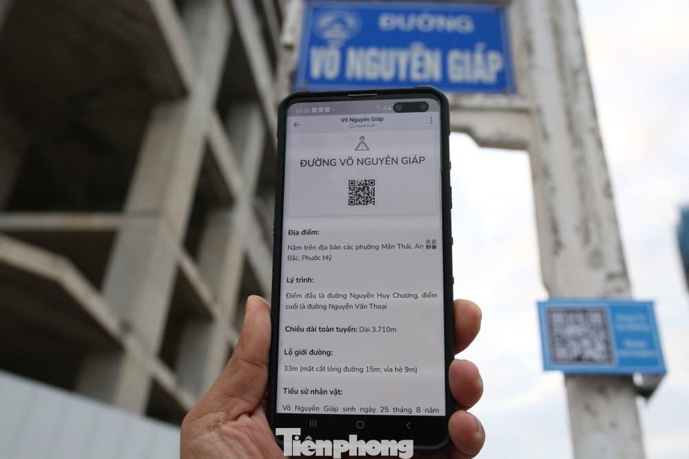 Mã QR Code giới thiệu thông tin tên đường lắp đặt tại quận Sơn Trà. Mã QR Code giới thiệu thông tin tên đường lắp đặt tại quận Sơn Trà.