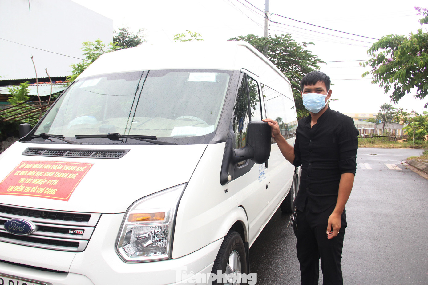 “Nghe công ty gọi, tôi không thấy lo mà cảm thấy vui khi được đưa đón các bạn thí sinh trong vùng cách ly y tế đi thi. Chắc chắn đây là kỷ niệm rất khó quên”.