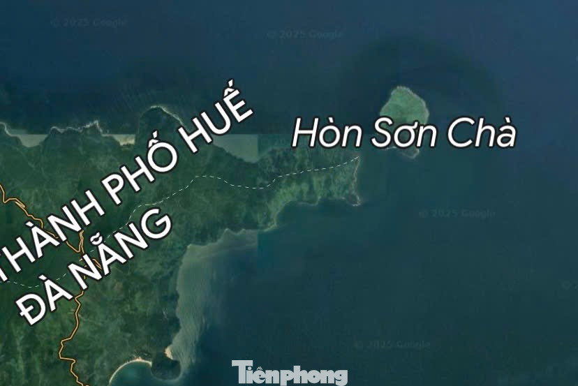 Hòn Sơn Chà là một hòn đảo hoang sơ nằm giữa vùng biển TP Đà Nẵng và Huế. Hòn Sơn Chà là một hòn đảo hoang sơ nằm giữa vùng biển TP Đà Nẵng và Huế.