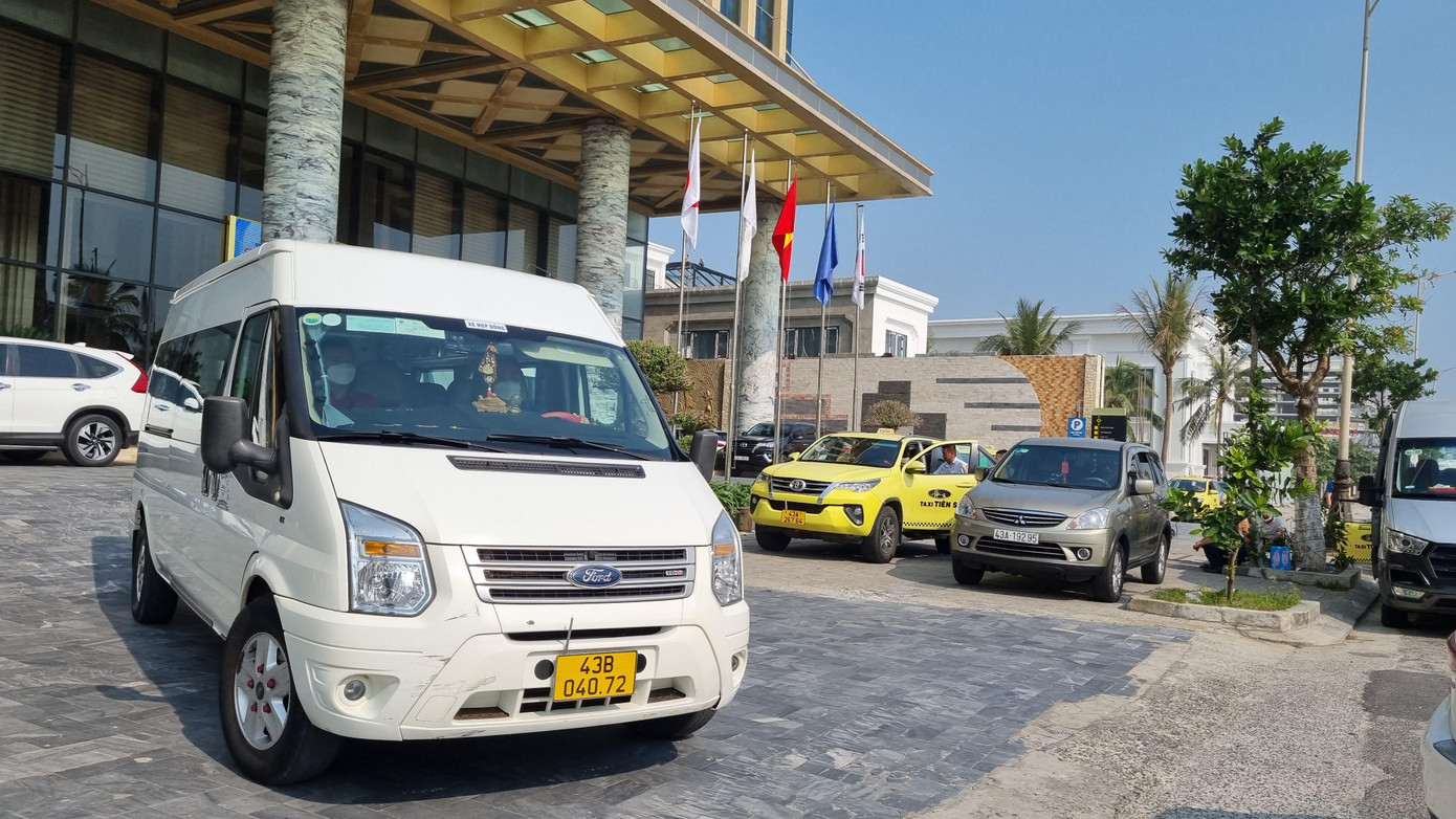 Sở Du lịch cho hay, trước lễ, một số khách sạn ghi nhận tình trạng hủy phòng khoảng 3-5% do dự báo thời tiết không thuận lợi, mưa to nhiều nơi. Sở Du lịch cho hay, trước lễ, một số khách sạn ghi nhận tình trạng hủy phòng khoảng 3-5% do dự báo thời tiết không thuận lợi, mưa to nhiều nơi.