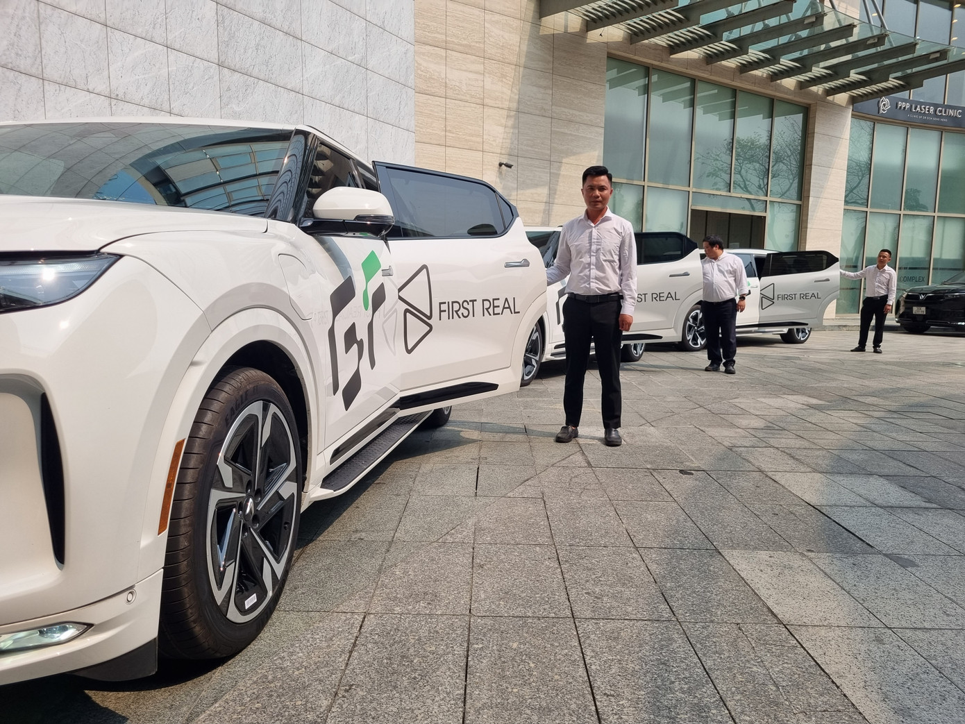 1.000 ô tô điện góp phần phát triển du lịch xanh tại Đà Nẵng. 1.000 ô tô điện góp phần phát triển du lịch xanh tại Đà Nẵng.