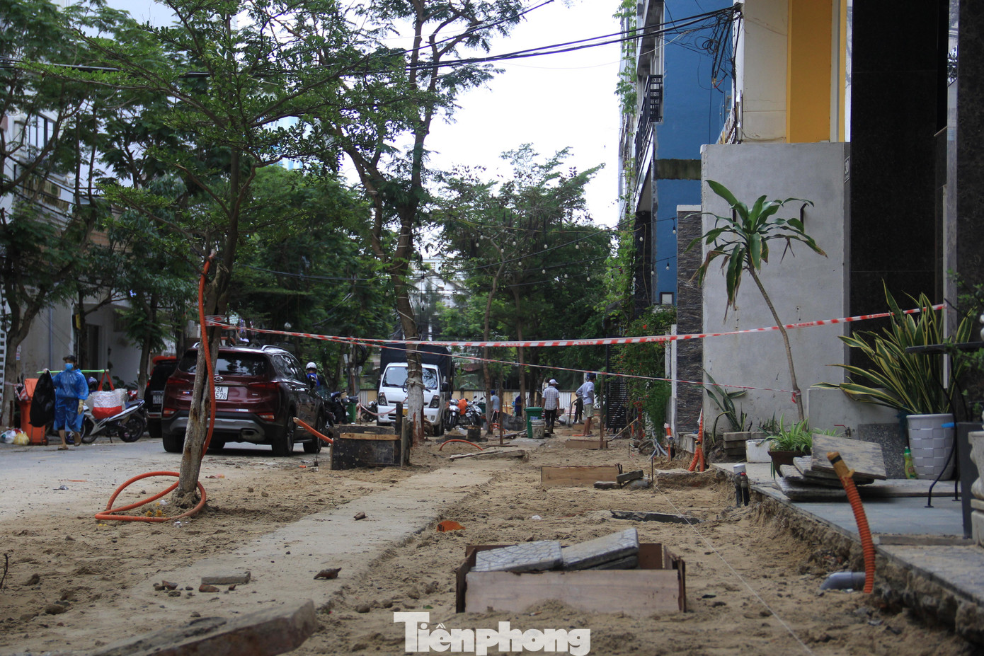 Vỉa hè được mở rộng ra. Một số tuyến đường sau này sẽ là phố đi bộ. Vỉa hè được mở rộng ra. Một số tuyến đường sau này sẽ là phố đi bộ.