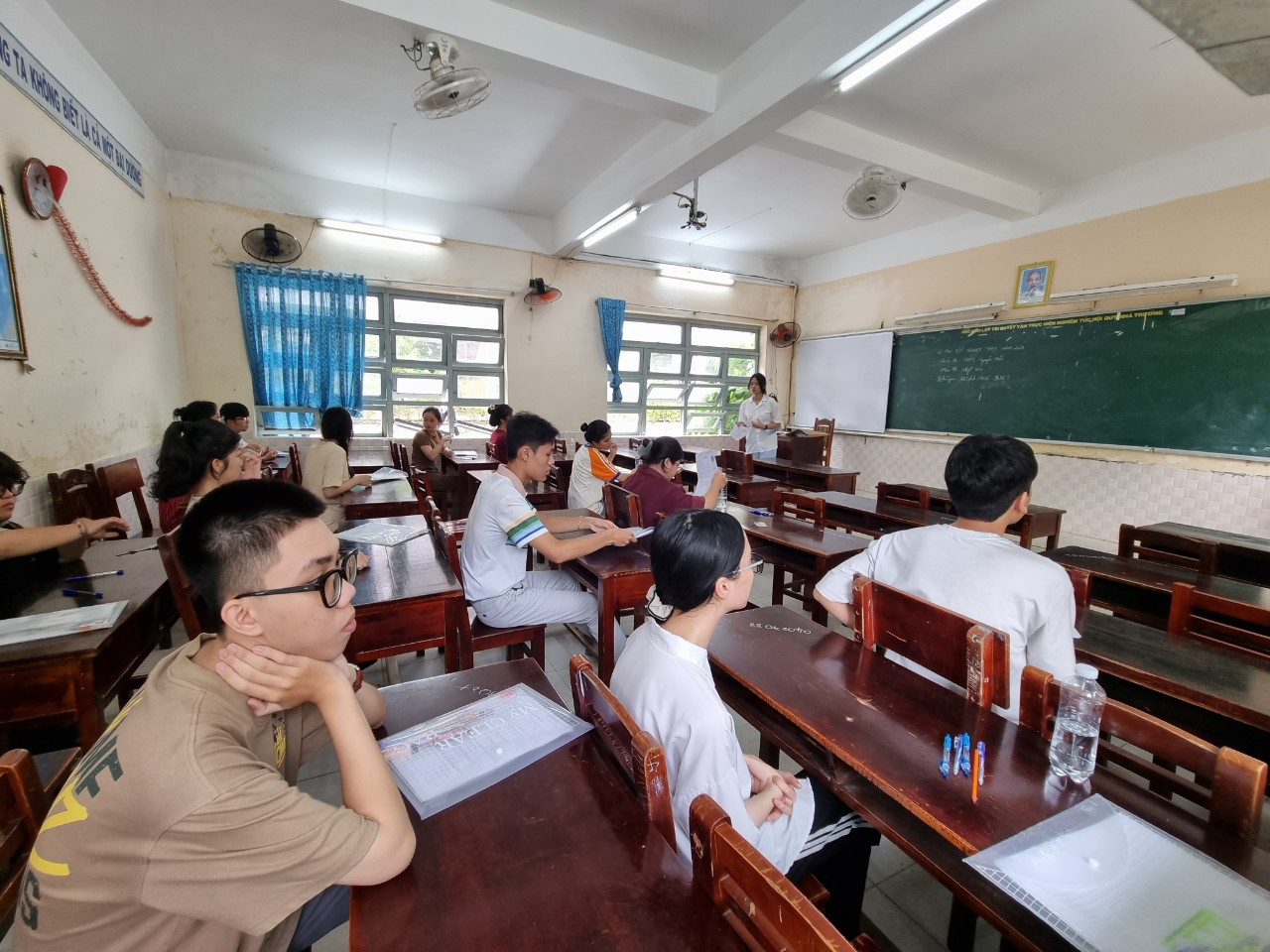 Đà Nẵng miễn gần 58 tỉ đồng học phí cho hàng ngàn lượt học sinh nghèo, hộ cận nghèo, hộ thoát nghèo. Ảnh: Thanh Hiền.