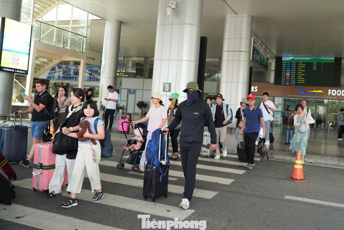 Tại bãi biển đêm Mỹ An sẽ diễn ra chuỗi các hoạt động trình diễn nghệ thuật, chiếu phim, tổ chức tuyến phố đi bộ, thưởng thức ẩm thực, trang trí điện chiếu sáng, nghệ thuật sắp đặt bãi biển… Ảnh: Thanh Hiền.