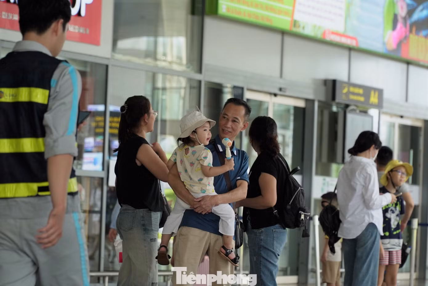 Nhiều gia đình chọn Đà Nẵng nghỉ lễ vì thành phố có khí hậu dễ chịu, cảnh quan đẹp, con người thân thiện và nhiều khu điểm du lịch thú vị. Ảnh: Thanh Hiền.