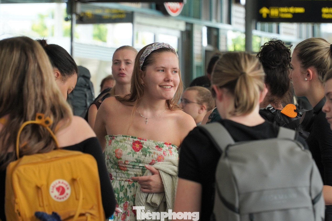 Dịp lễ này, Đà Nẵng có hàng loạt hoạt động, lễ hội, sự kiện phục vụ khách du lịch và người dân, như đua thuyền trên sông Hàn; chiếu phim miễn ở các rạp, công viên... Hai bên bờ sông Hàn có hô hát Bài Chòi, âm nhạc đường phố, hòa tấu nhạc cụ truyền thống, ảo thuật đường phố, vũ hội đường phố. Ảnh: Thanh Hiền.