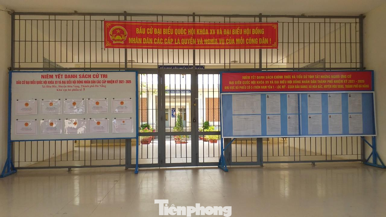 Các lực lượng bên ngoài vào hỗ trợ công tác bầu cử đều đã được xét nghiệm âm tính. Cơ sở cũng sẽ phun khử khuẩn để đảm bảo an toàn. Riêng cán bộ trung tâm sẽ về bỏ phiếu ở địa phương. Các lực lượng bên ngoài vào hỗ trợ công tác bầu cử đều đã được xét nghiệm âm tính. Cơ sở cũng sẽ phun khử khuẩn để đảm bảo an toàn. Riêng cán bộ trung tâm sẽ về bỏ phiếu ở địa phương.