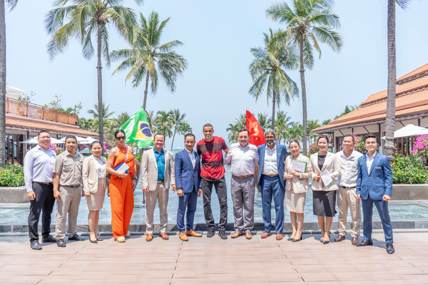 Ông Nguyễn Trọng Thao, Phó Giám đốc Sở VHTT chia sẻ thêm, trận giao hữu giữa các chân sút huyền thoại trên sân Hòa Xuân được người hâm mộ bóng đá cũng như người dân Đà Nẵng mong đợi để đón xem những pha bóng hấp dẫn, mỹ mãn, gặp gỡ thần tượng.