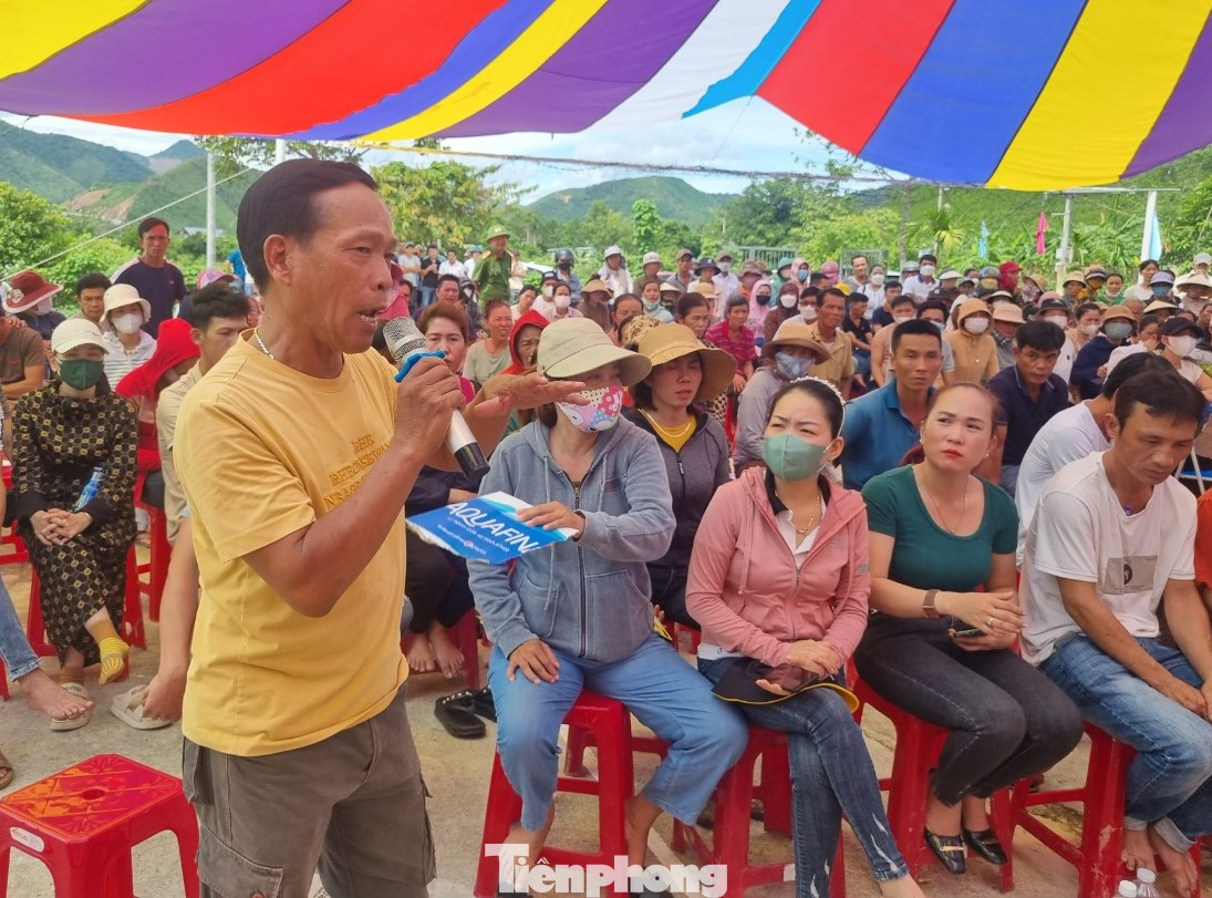 Người dân muốn con học tại trường cũ, không muốn sang trường mới.