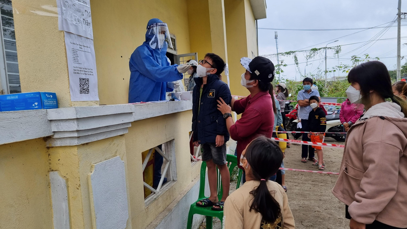 Theo thông báo của Trạm Y tế phường Khánh Bắc, người dân đến trạm để được xét nghiệm khẳng định. Nếu dương tính sẽ được trạm trả kết quả nộp công ty, và gửi công bố khẳng định về CDC để được hưởng các chế độ BHXH, giấy tờ sau khi hoàn thành điều trị. Theo thông báo của Trạm Y tế phường Khánh Bắc, người dân đến trạm để được xét nghiệm khẳng định. Nếu dương tính sẽ được trạm trả kết quả nộp công ty, và gửi công bố khẳng định về CDC để được hưởng các chế độ BHXH, giấy tờ sau khi hoàn thành điều trị.