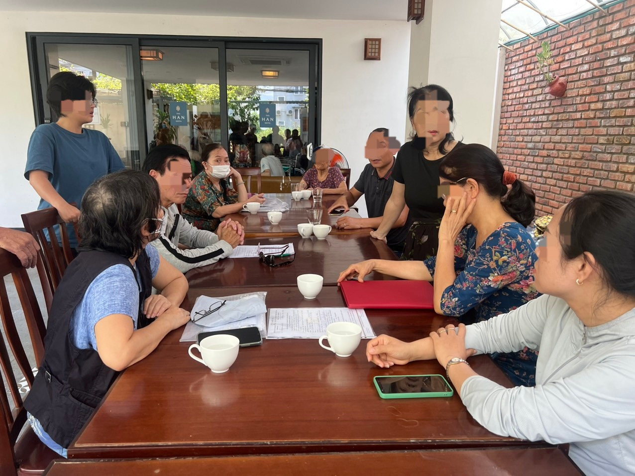 Khi ngừng hoạt động, công ty vẫn nợ gia đình các cụ hàng chục đến hàng trăm triệu đồng.