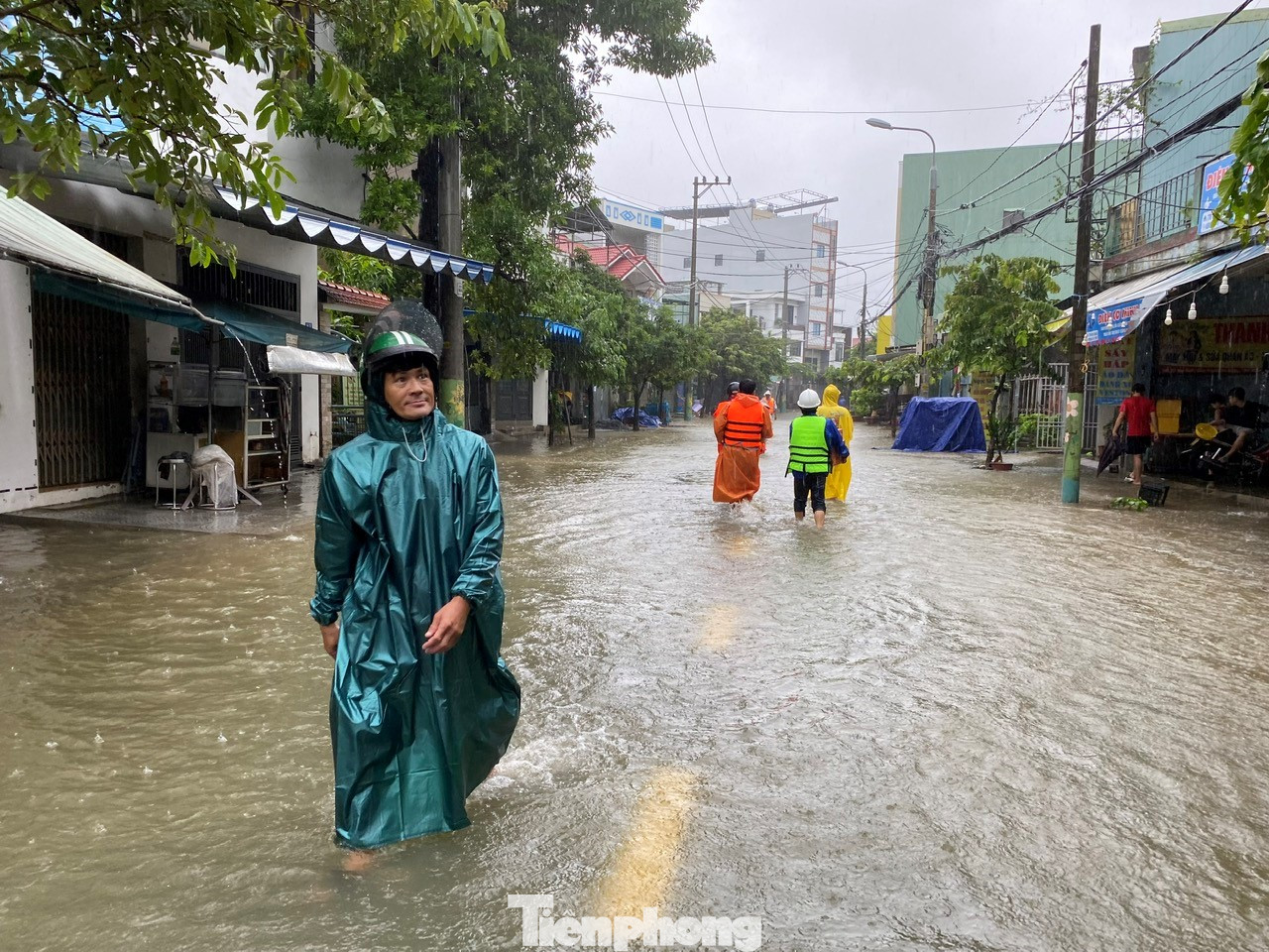 Nhiều khu dân cư ở quận Liên Chiểu vẫn sống chung với ngập,