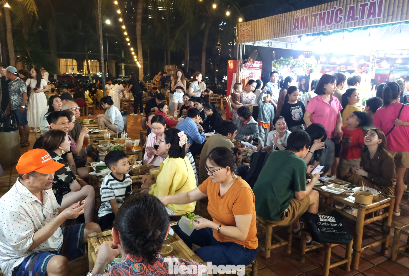 Lễ hội níu chân đông đảo du khách quốc tế. Nhiều năm qua, Đà Nẵng nỗ lực xây dựng sản phẩm du lịch ẩm thực phong phú. Ngoài những món ăn đặc trưng, thành phố còn chú trọng ẩm thực phục vụ từng thị trường khách riêng biệt như Ấn Độ, Hàn Quốc, Nhật Bản...