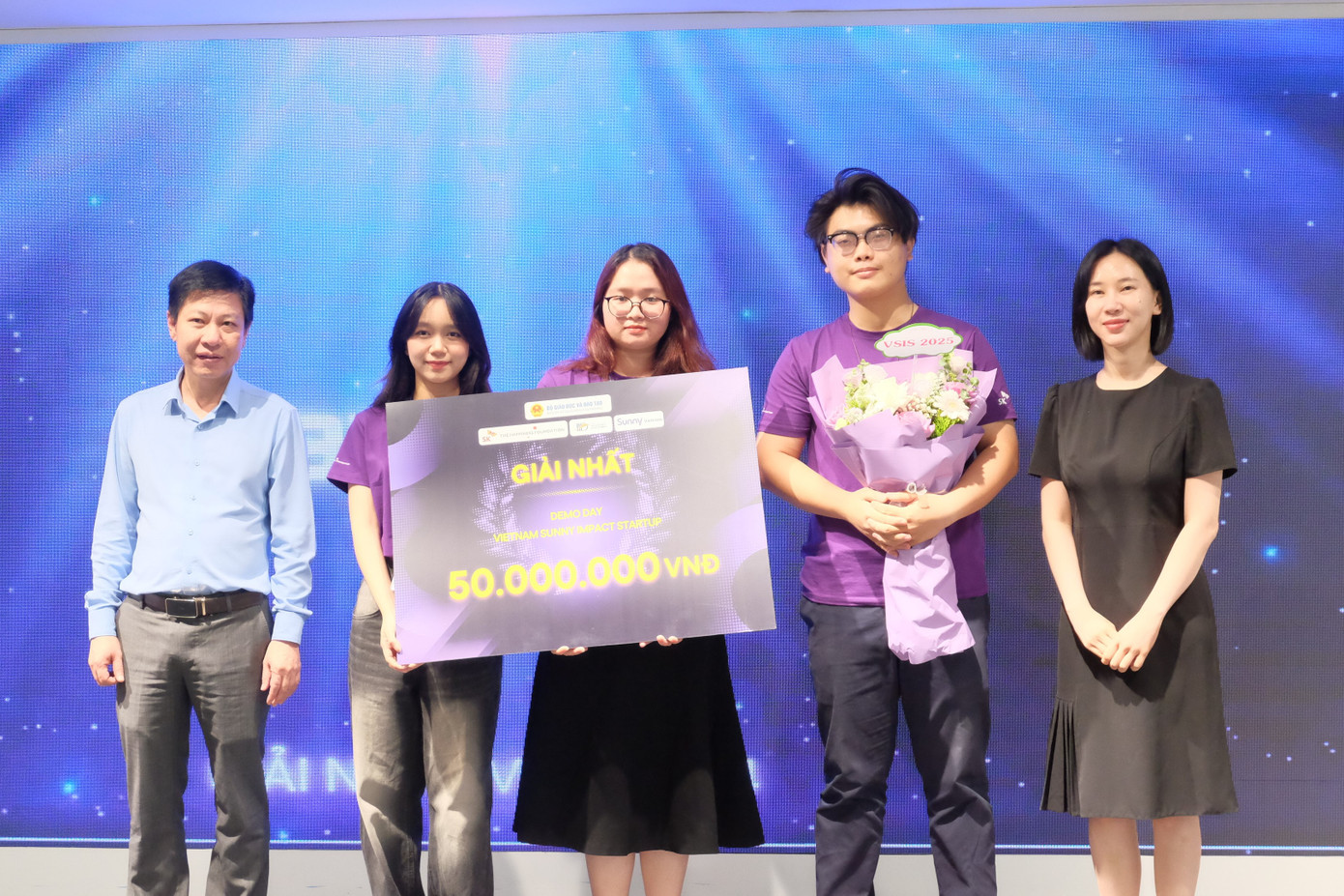 BINKS giành giải Nhất và được trao “vốn mồi” 50 triệu đồng.