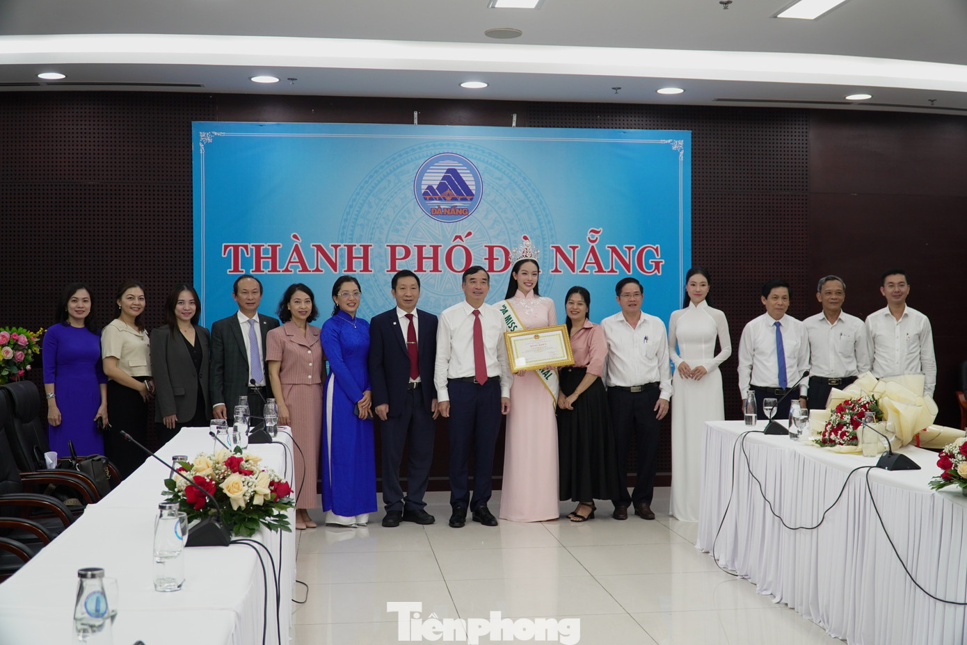 Trước đề nghị này, Thanh Thủy đã nhận lời và hứa nỗ lực lan tỏa hình ảnh của Đà Nẵng. “Thật vinh dự khi được làm đại sứ du lịch cho thành phố. Trong hành trình sắp tới, tôi dốc hết sức mình để đem hình ảnh Đà Nẵng đến gần hơn với người dân, du khách trong và ngoài nước”, cô nói.