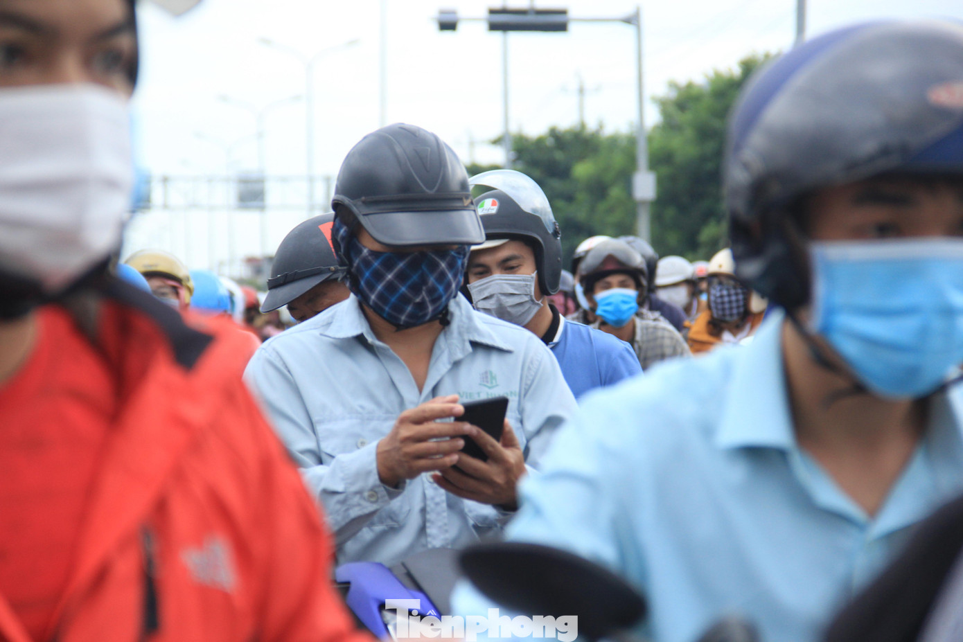 Kiểm tra lại khai báo y tế trước khi qua chốt. Kiểm tra lại khai báo y tế trước khi qua chốt.