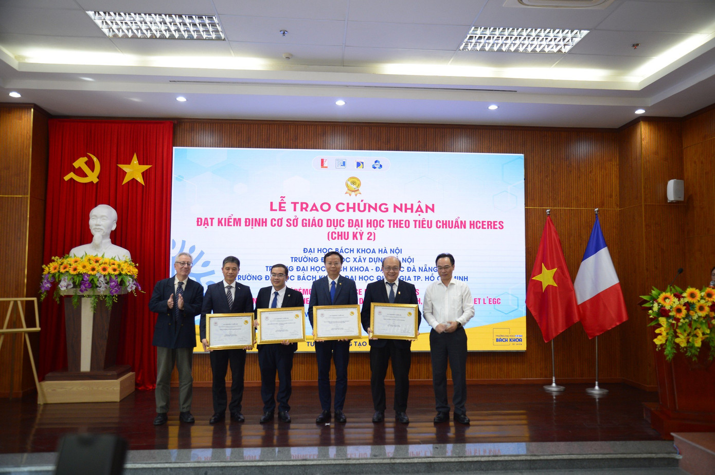 4 cơ sở giáo dục đại học nhận chứng nhận.