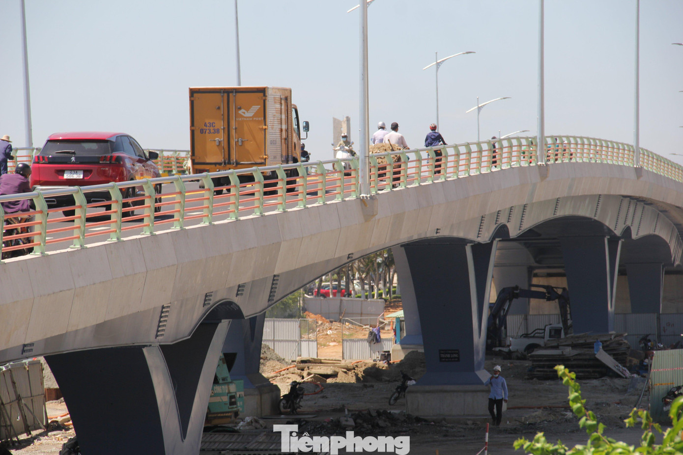Đây là dự án nhóm B, công trình giao thông cấp đặc biệt; cấp công trình độc lập trong dự án gồm: cầu, hầm, đường giao thông cấp II.