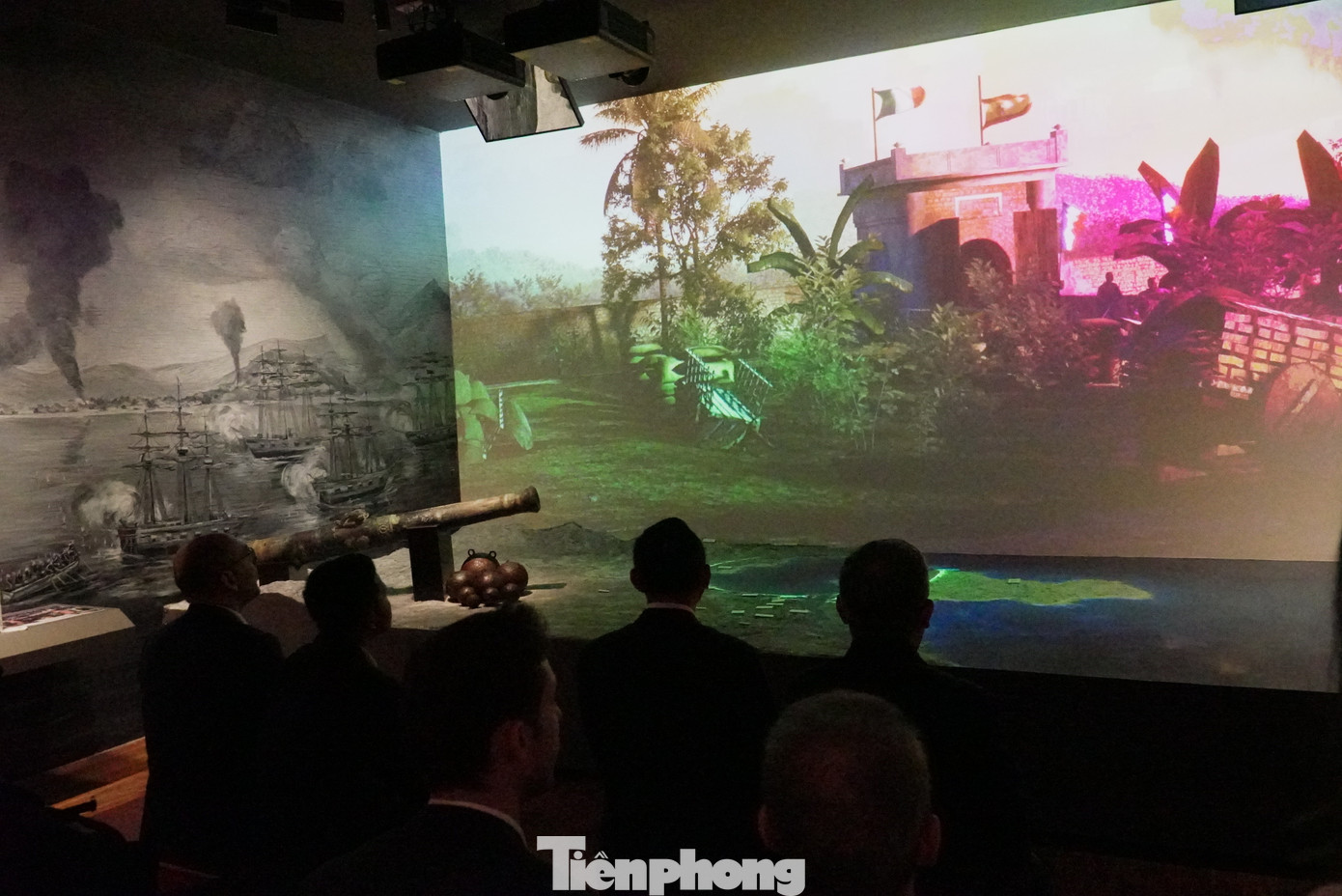 Bằng công nghệ hiện đại, các giai đoạn lịch sử của Đà Nẵng được tái hiện chân thực, sinh động.