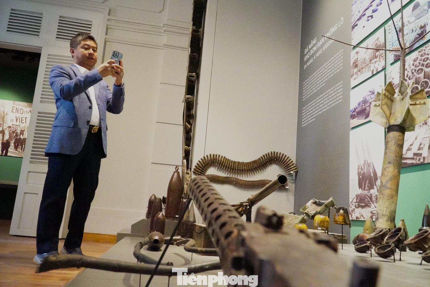 Đà Nẵng một thời từng là kho bom đạn khổng lồ. Khu vực trưng bày này thu hút khách tham quan vì phản ánh chân thực lịch sử của thành phố.