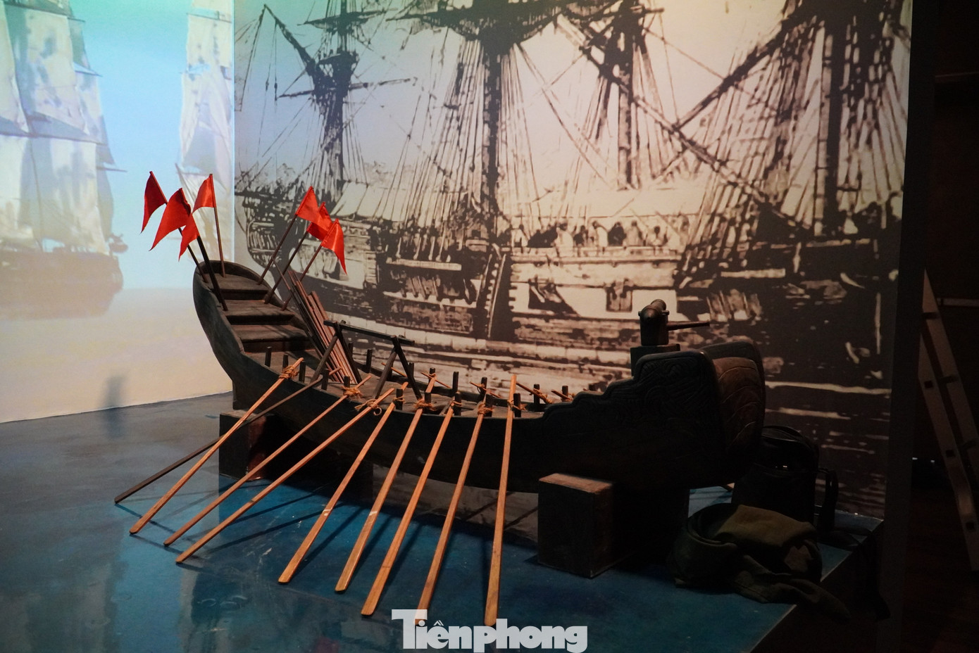 Bảo tàng hiện đang trưng bày gần 3.000 tư liệu, hiện vật với phong cách trưng bày truyền thống kết hợp công nghệ trình chiếu hiện đại. Không gian trưng bày bao gồm 4 khu vực chính: Trưng bày thường xuyên; lịch sử thiên nhiên và con người Đà Nẵng; lịch sử phát triển đô thị Đà Nẵng và Văn hóa. Bà Christian (đến từ Úc) chia sẻ rất ấn tượng với bảo tàng vì không gian rộng lớn, nhiều tư liệu, hiện vật. Từ đây bà có thể hiểu biết thêm về lịch sử, văn hóa, quá trình phát triển của Đà Nẵng.