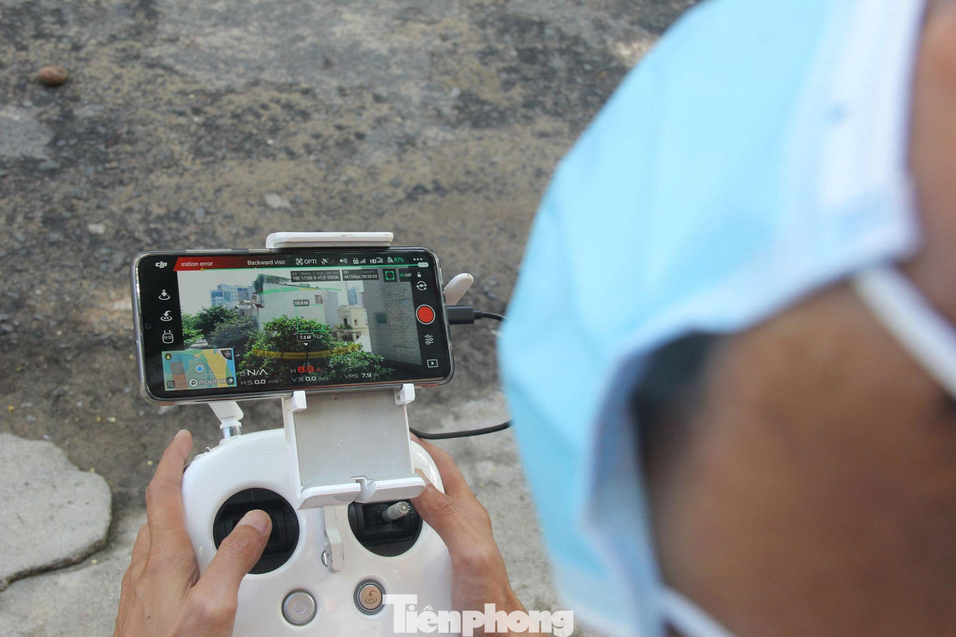 Trước đó, Đà Nẵng ghi nhận hàng loạt ca mắc COVID-19 trong các kiệt hẻm. Lãnh đạo thành phố đã thống nhất thí điểm sử dụng flycam và camera giám sát người dân trong các khu vực này.