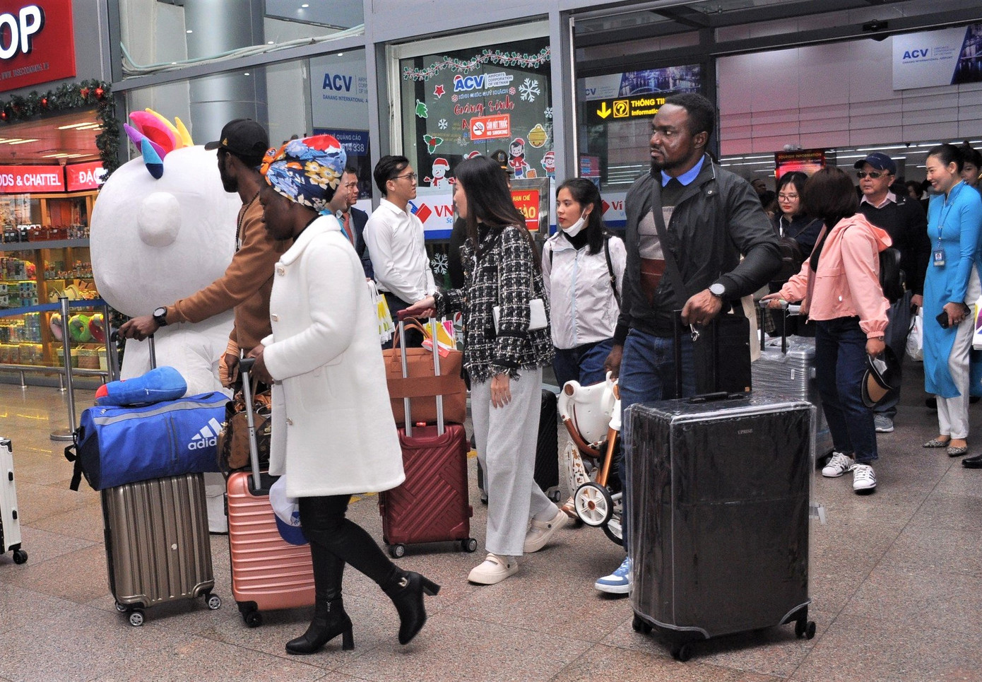 Ngày đầu năm mới, Đà Nẵng đón hơn 15.000 lượt khách nội địa và quốc tế.