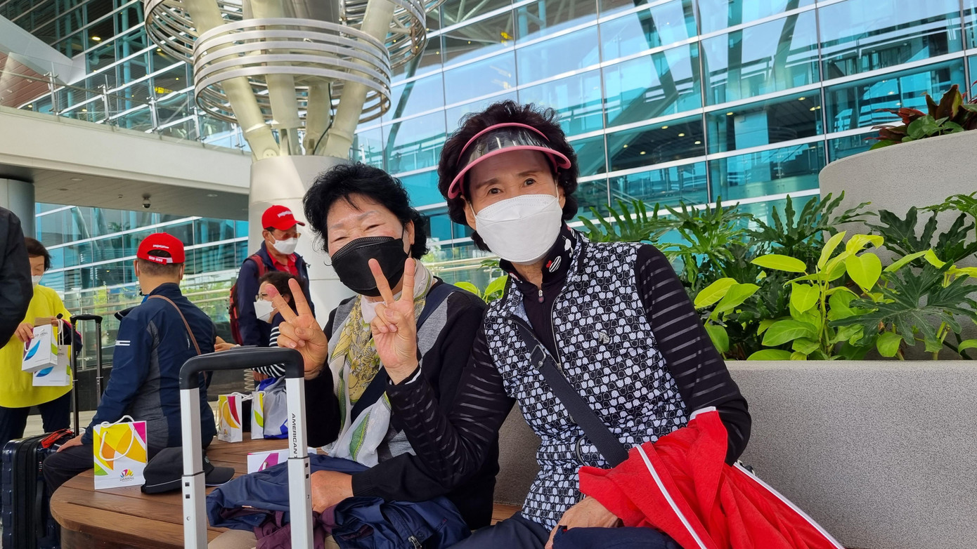 Bà Kim Kyeong Wok chia sẻ rằng đây là chuyến đi du lịch đầu tiên của bà sau khi tình hình dịch bệnh lắng xuống, và bà đã chọn Đà Nẵng vì rất thích thành phố này. Bà tới Đà Nẵng cùng nhiều người bạn và sẽ ghé thăm Hội An (Quảng Nam).